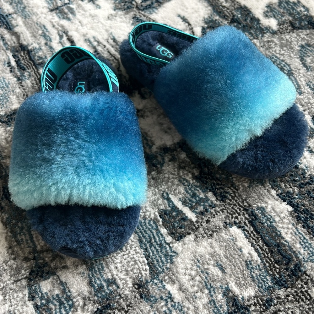 New UGG slippers size USA 10 - Picture 4 of 6